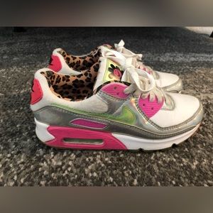 Nike women’s size 7 air max 90
